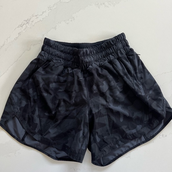 Lululemon Track That Shorts | 4 - Picture 3 of 5